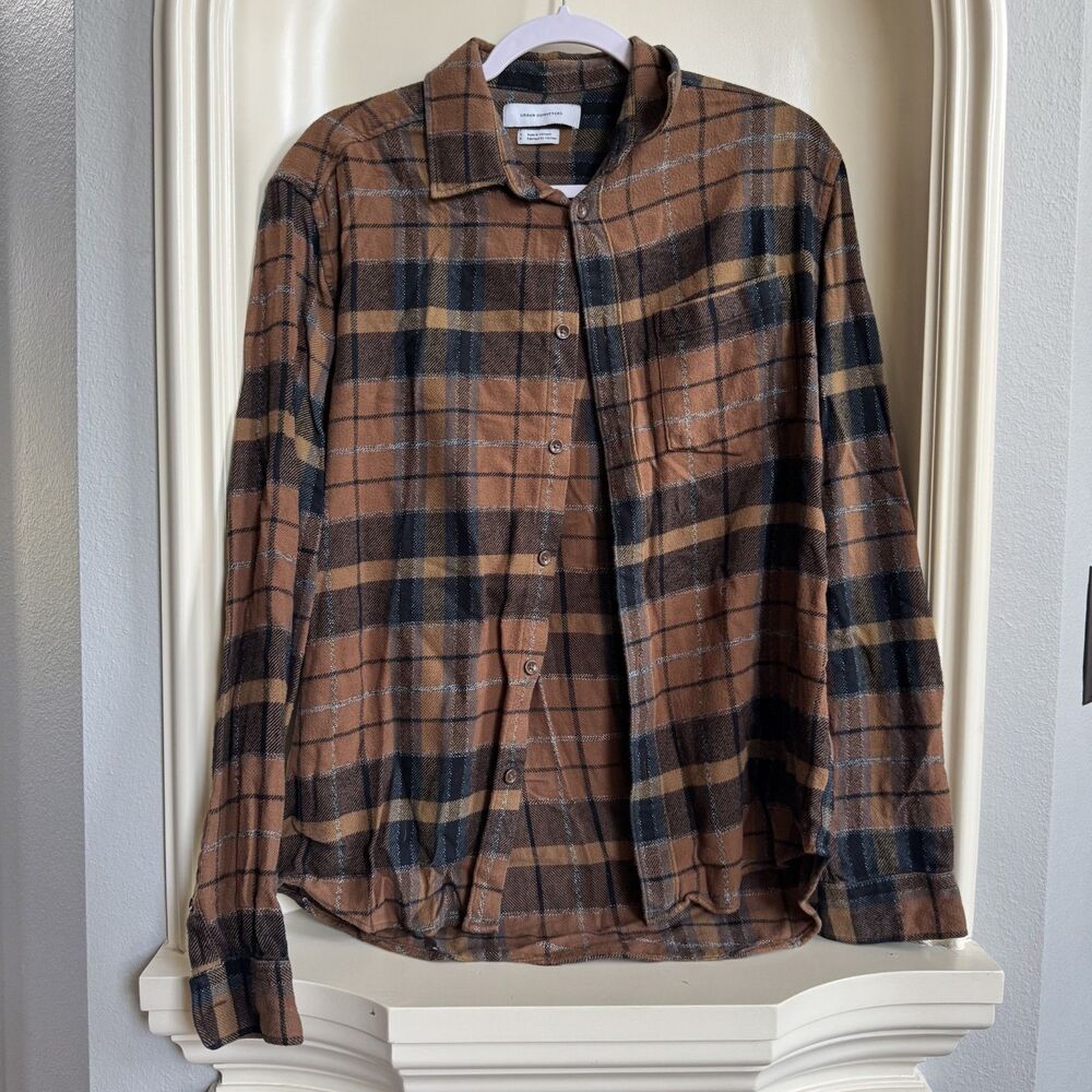Urban Outfitters Men's Long Sleeve Brown Plaid Flannel Button Up Size Small